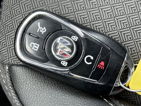 Used 2022 Buick Encore GX Select AWD/4WD image 28