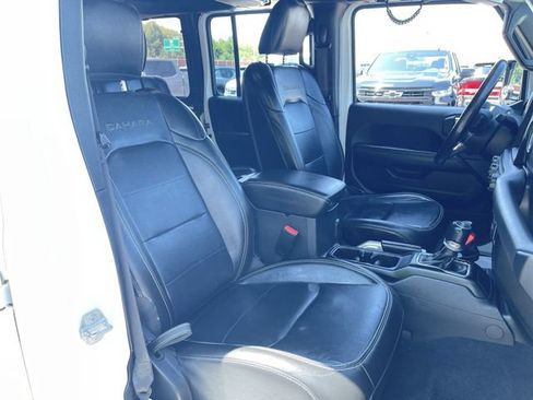 Used 2021 Jeep Wrangler Unlimited Sahara w/ Cold Weather Group AWD/4WD image 28