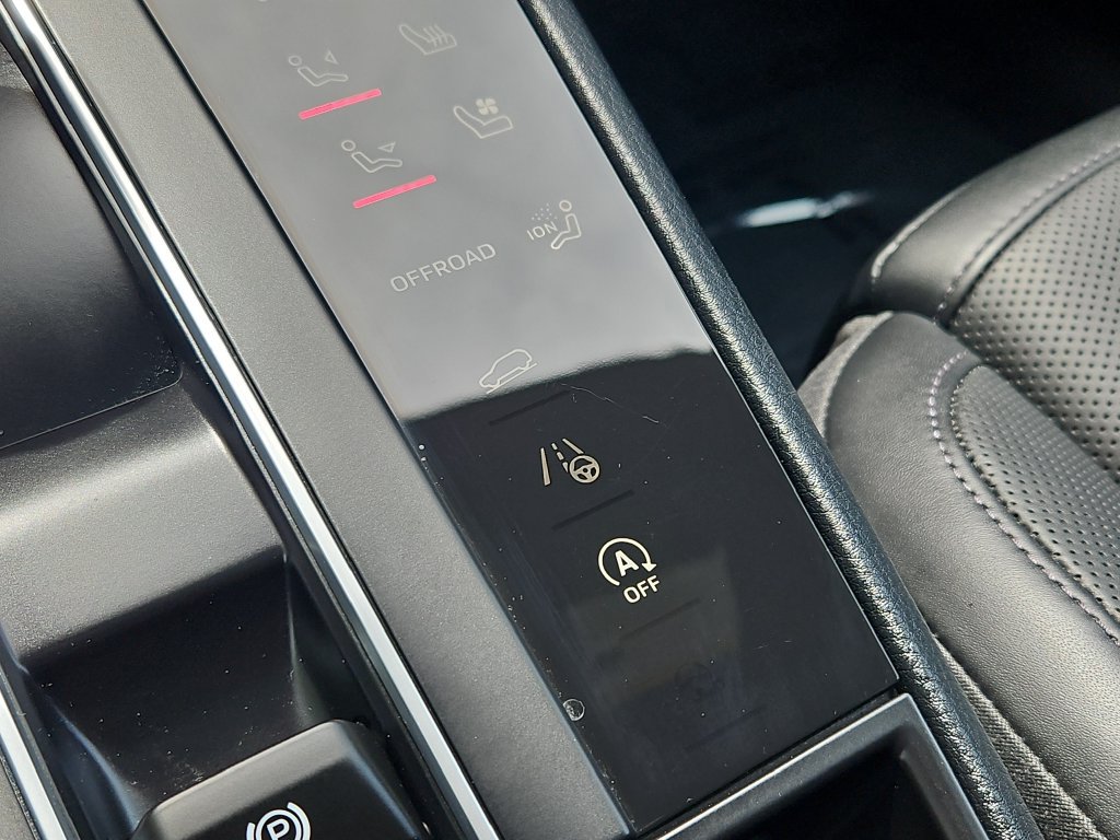 Certified 2026 Porsche Macan AWD/4WD image 20
