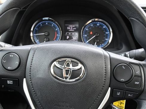 Used 2017 Toyota Corolla LE w/ LE Premium Package w/Moonroof image 11