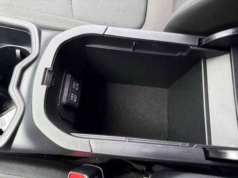 Used 2025 Toyota RAV4 XLE image 21