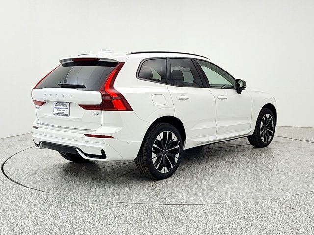 New 2026 Volvo XC60 T8 Plus w/ Climate Package AWD/4WD image 5