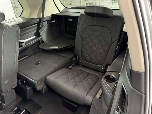 Used 2025 BMW X7 xDrive40i w/ Parking Assistance Package image 34