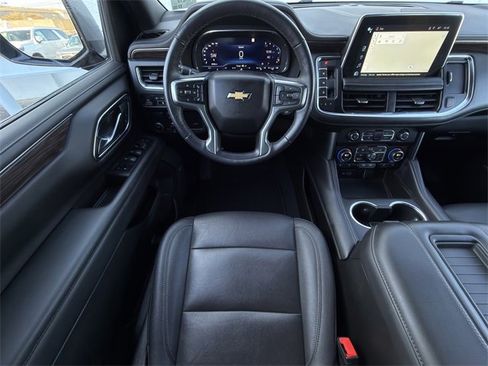 Used 2022 Chevrolet Tahoe LT w/ Luxury Package image 12