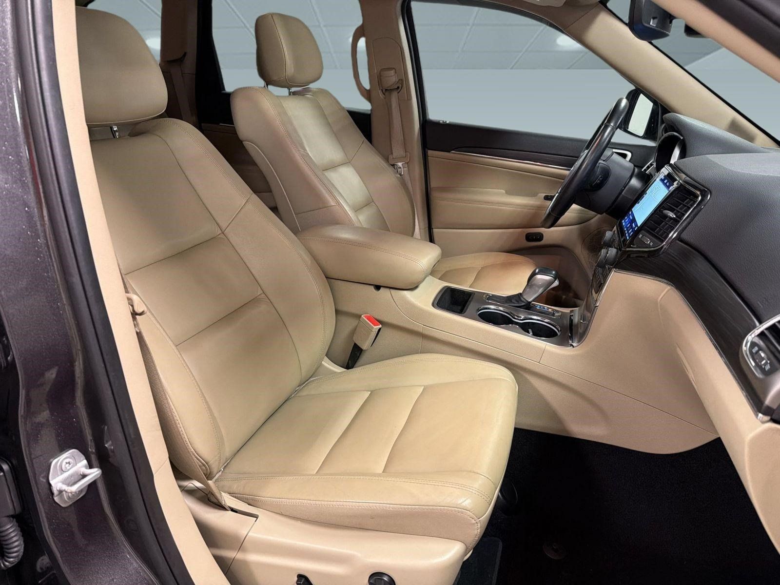 Used 2021 Jeep Grand Cherokee Limited RWD image 25