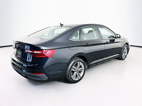 Used 2024 Volkswagen Jetta SE image 9