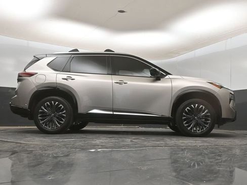 Certified 2025 Nissan Rogue Platinum image 20