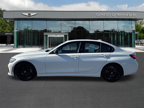Used 2022 BMW 330i Sedan w/ M Sport Package image 4