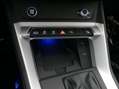 Certified 2025 Audi Q3 2.0T Premium Plus w/ Premium Plus Package image 22