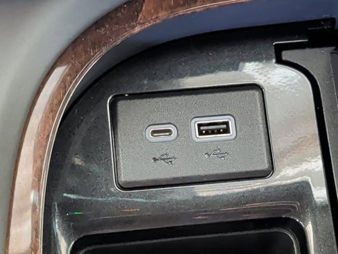 Certified 2023 Cadillac Escalade Sport Platinum w/ LPO, ONYX Package image 7