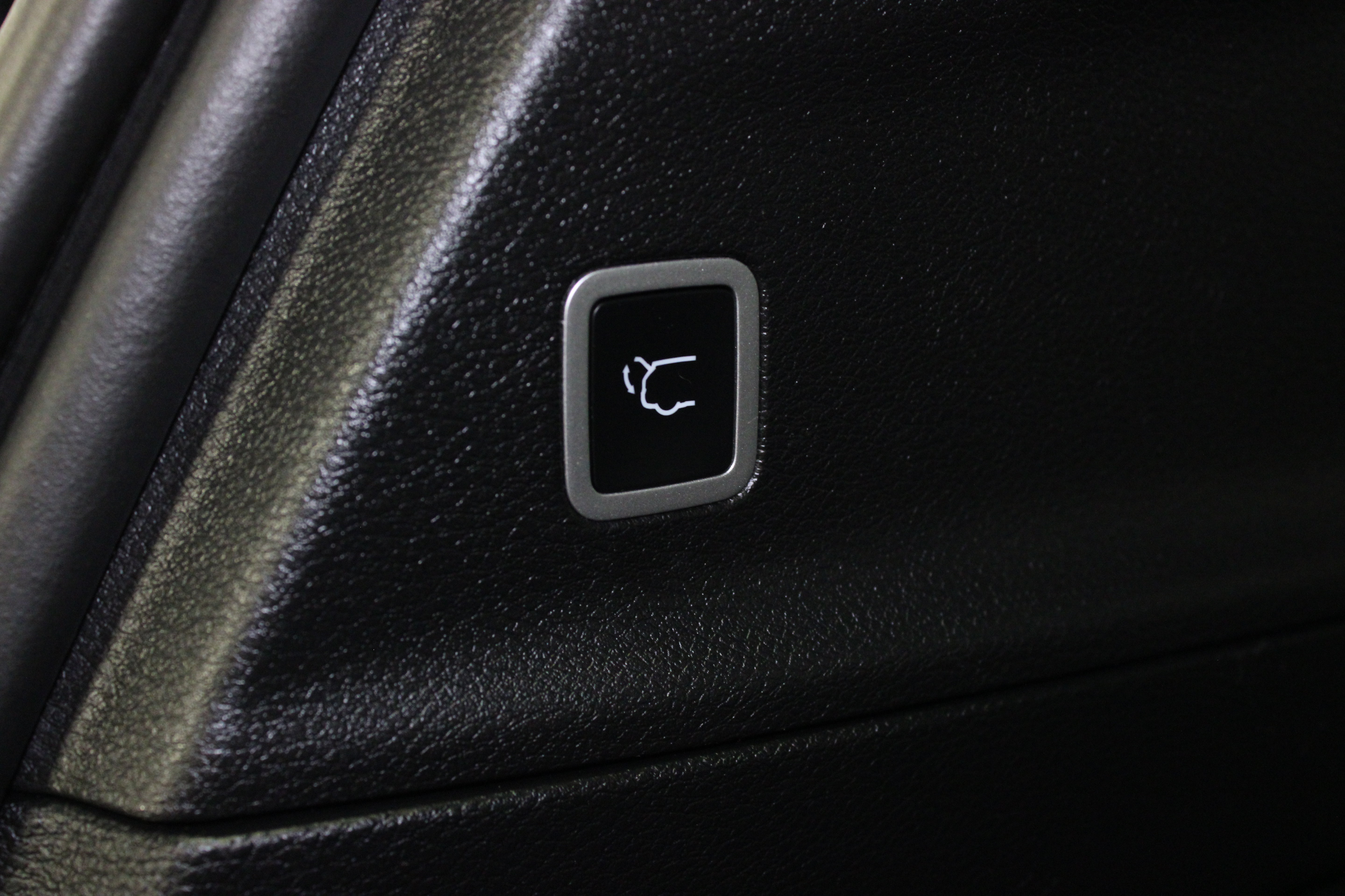 Used 2025 Chrysler Pacifica Limited FWD image 16