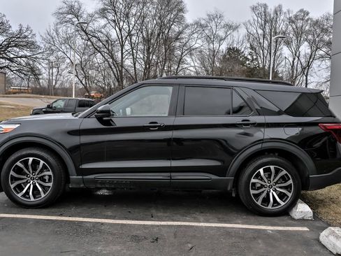 Used 2022 Ford Explorer ST-Line w/ Class IV Trailer Tow Package image 5