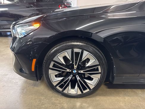 Used 2025 BMW 530i RWD image 6