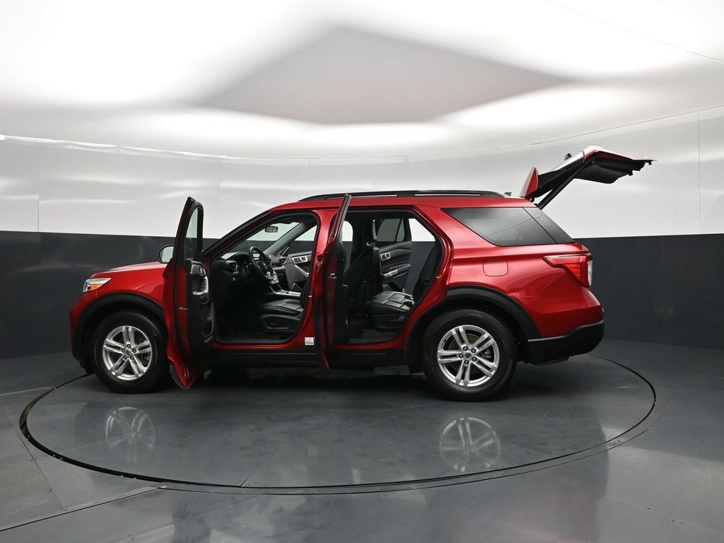 Used 2021 Ford Explorer XLT w/ Equipment Group 202A RWD image 32