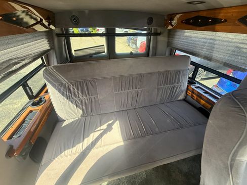 Used 1997 Chevrolet Express 1500 RWD image 16