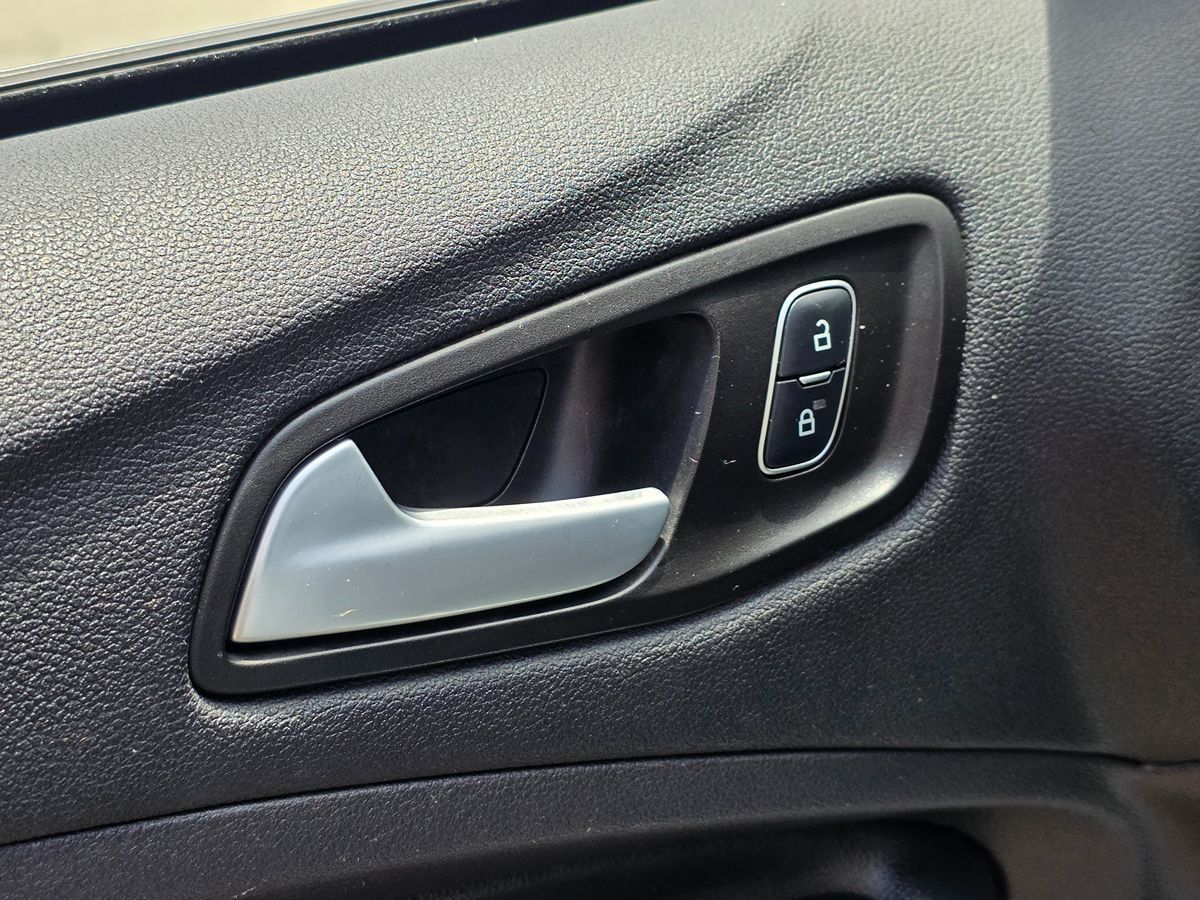Used 2018 Ford Escape SEL FWD image 28