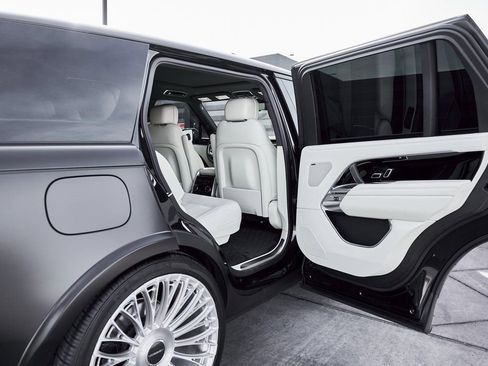 Used 2024 Land Rover Range Rover Long Wheelbase SE image 33