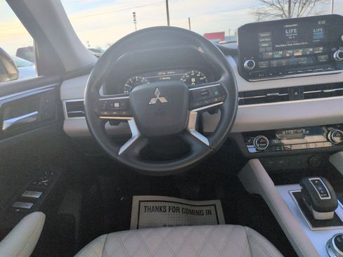 Used 2022 Mitsubishi Outlander SEL image 13