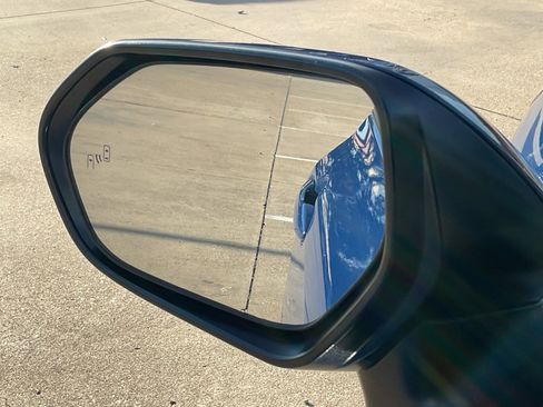 Used 2025 Toyota Camry SE image 11