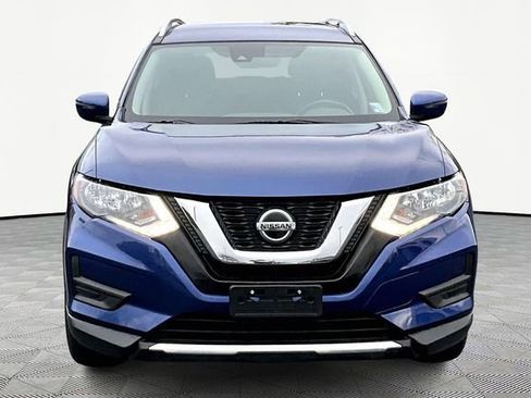 Used 2019 Nissan Rogue SV image 2