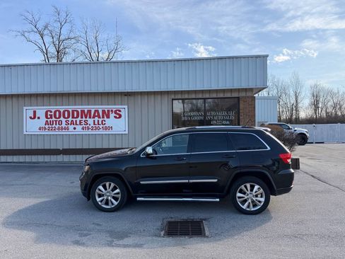 Used 2013 Jeep Grand Cherokee Laredo w/ Laredo E Group image 2