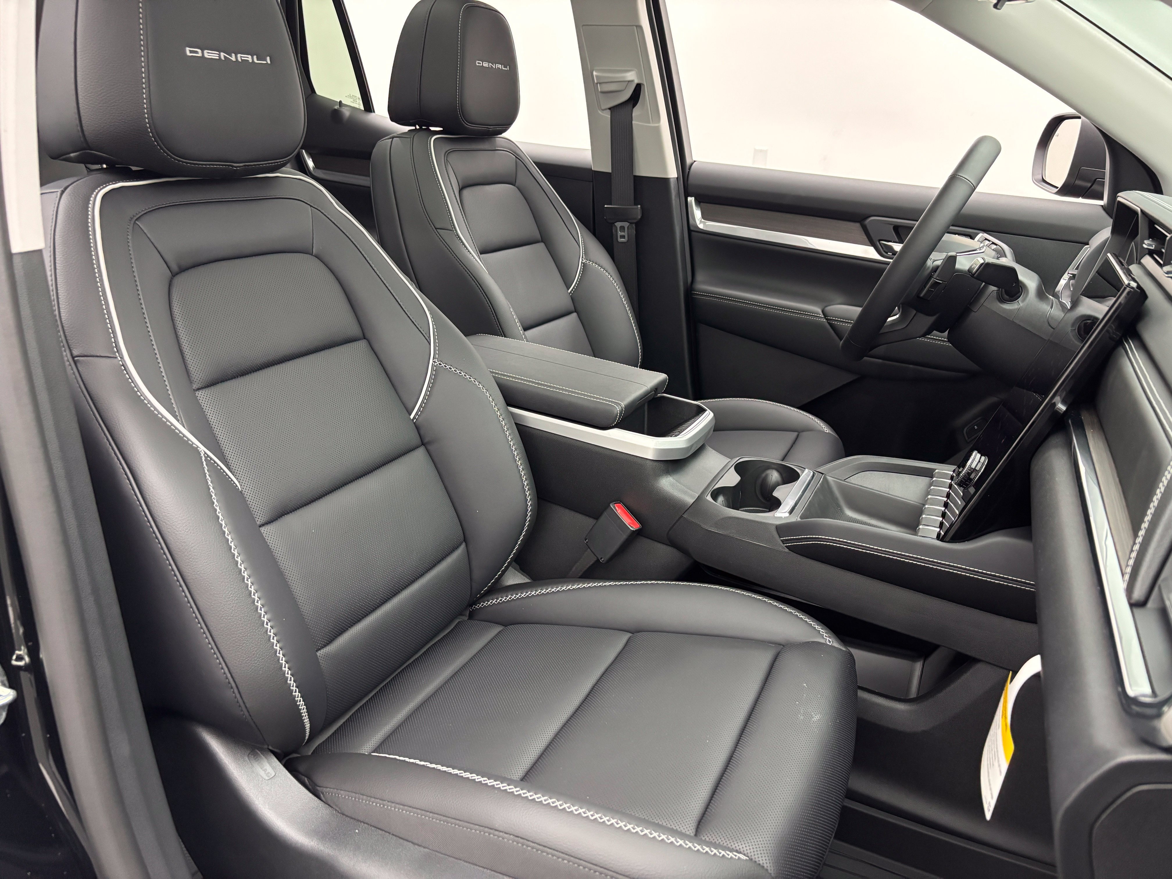 New 2027 GMC Terrain Denali w/ LPO, Floor Liner Package AWD/4WD image 37