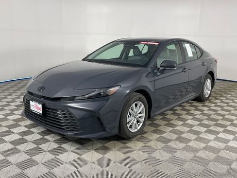Used 2025 Toyota Camry LE AWD/4WD image 2