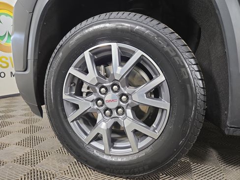 Certified 2023 GMC Acadia SLT image 34