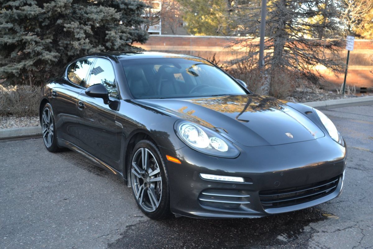 Used 2014 Porsche Panamera 4 w/ Premium Package AWD/4WD image 4