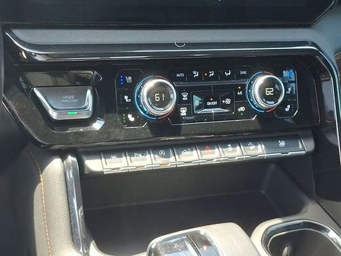 Used 2022 GMC Sierra 1500 AT4 w/ AT4 Premium Package AWD/4WD image 15