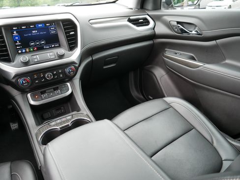 Used 2023 GMC Acadia SLT AWD/4WD image 11