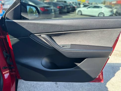 Used 2021 Tesla Model Y Long Range AWD/4WD image 23