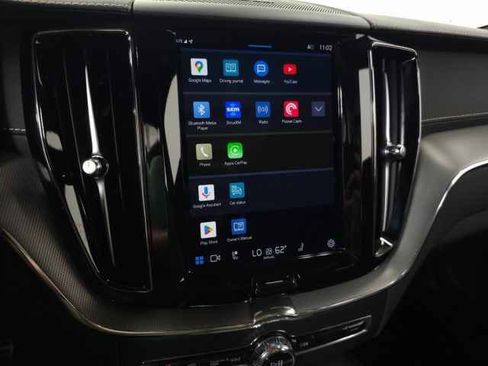 Used 2022 Volvo XC60 B5 R-Design w/ Advanced Package image 25