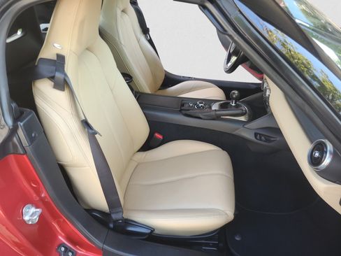 Used 2016 MAZDA MX-5 Miata Grand Touring RWD image 19