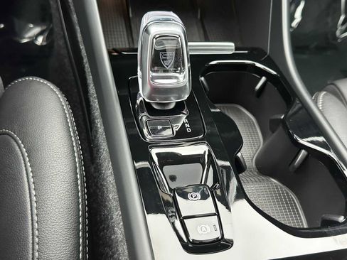 Used 2025 Volvo XC40 B5 Plus w/ Climate Package image 31