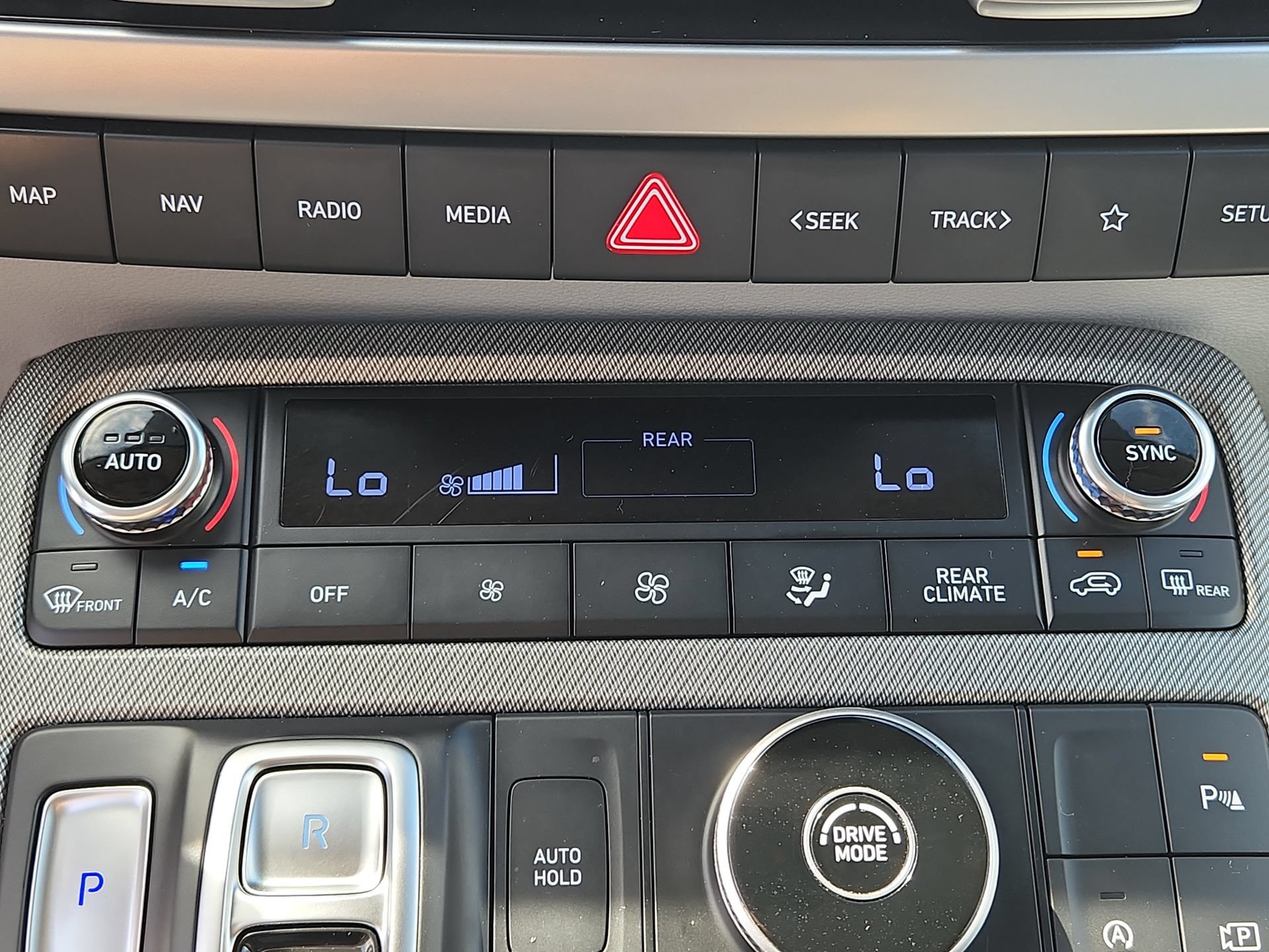 Used 2024 Hyundai Palisade SEL FWD image 16