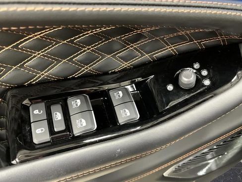 Used 2025 Jeep Grand Cherokee L Summit image 32