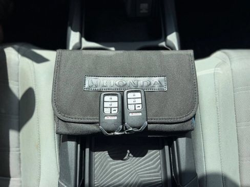 Used 2018 Honda CR-V EX image 32