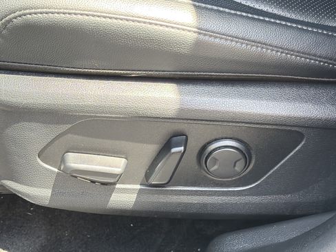 Used 2025 Kia Sportage EX w/ Premium Package FWD image 18