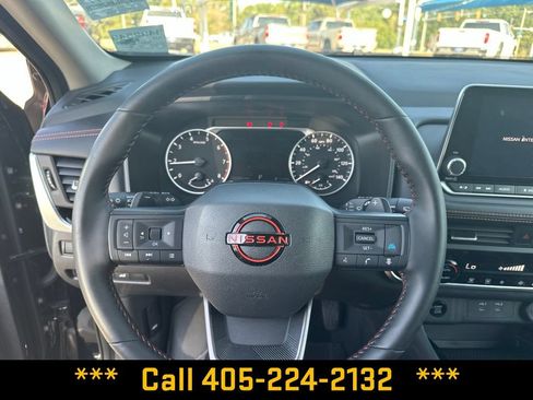 Used 2025 Nissan Rogue SV AWD/4WD image 16