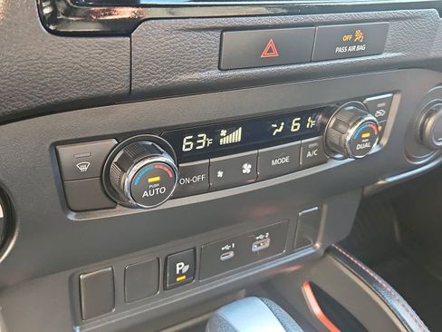 Used 2022 Nissan Frontier PRO-4X w/ Technology Package image 17