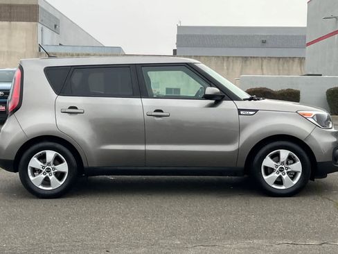Used 2019 Kia Soul w/ Convenience Package image 6