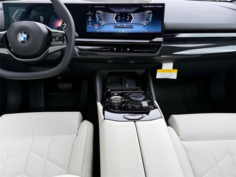 New 2026 BMW 530i xDrive image 6