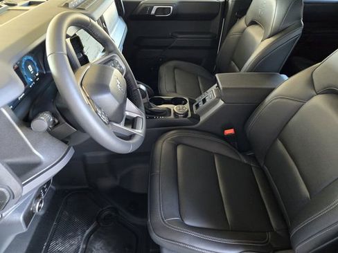 New 2025 Ford Bronco Badlands image 10