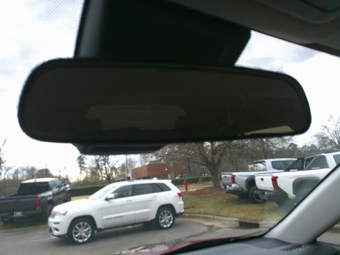 Used 2023 Toyota RAV4 LE image 28