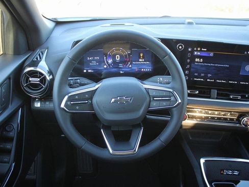 New 2026 Chevrolet Equinox LT w/ Convenience Package II image 10