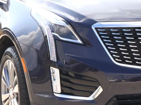 Used 2025 Cadillac XT5 Premium Luxury image 9