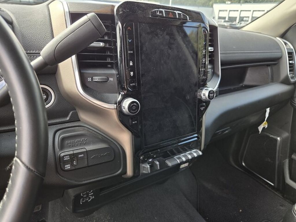 Used 2024 RAM 2500 Laramie w/ Safety Group AWD/4WD image 6