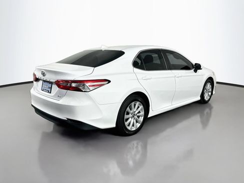 Used 2019 Toyota Camry LE FWD image 7