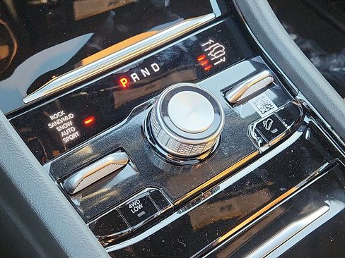 New 2025 Jeep Grand Cherokee Summit w/ Obsidian Package image 10